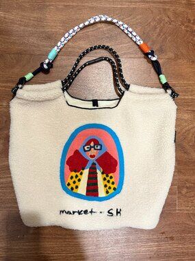 Lady with a scarf bag